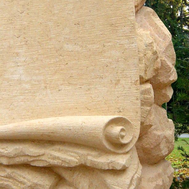 Auergewhnlicher Grabstein mit Schriftrolle - Voltaire