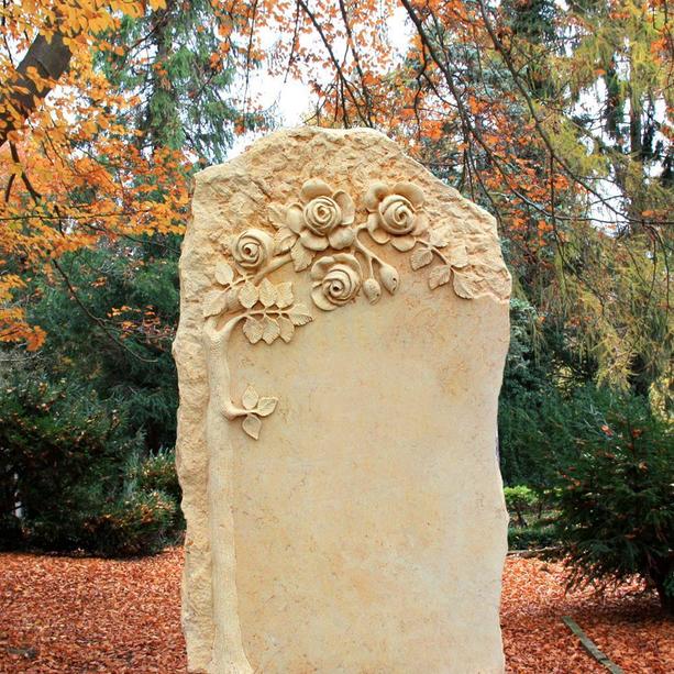 Florales Naturstein Grabmal vom Steinmetz - Claranda
