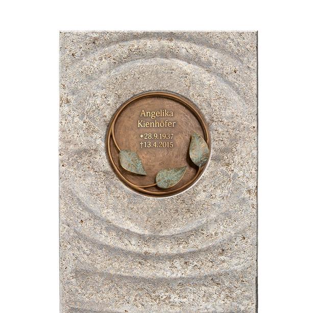 Muschelkalk Urnengrabstein mit Bronze Symbol Floral - Levanto Florale