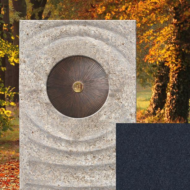 Muschelkalk Urnengrabstein zweiteilig hell/dunkel mit Bronze Symbol - Sovello Momento