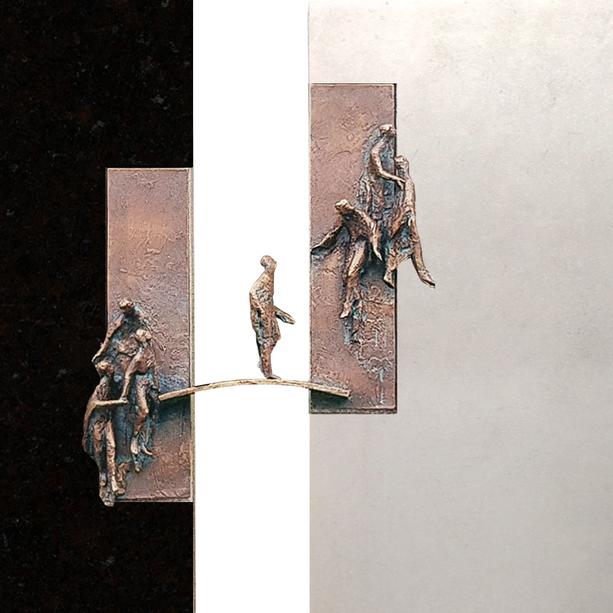 Einzelgrabmal geteilt mit Bronze Brücke & Menschen - Nova Bisegna
