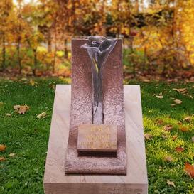 Moderner Urnengrab Liegestein mit Bronze Symbol Floral -...