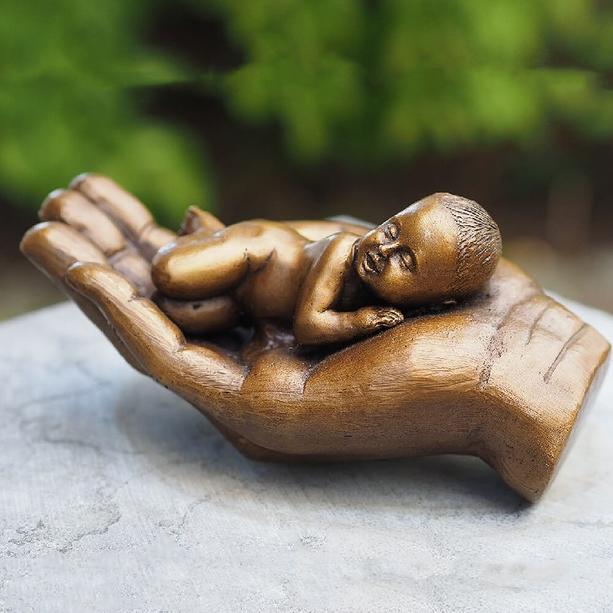 Kleinkind schläft in der Hand - Bronze Grabskulptur - Baby in Hand