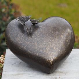 Bronze Schmetterlinge sitzen auf Herz - Schmetterlingsherz