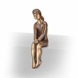 Betendes M�dchen - sitzende Grabfigur aus Bronze oder Aluminium - Uvenia / Bronze