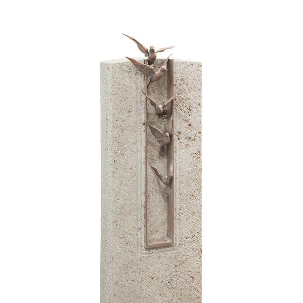 Urnengrabstein aus Kalkstein mit Bronzeornament Motiv Vögel - Volare
