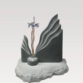 Zweiteiliger Urnengrabstein mit floralem Bronze Ornament...