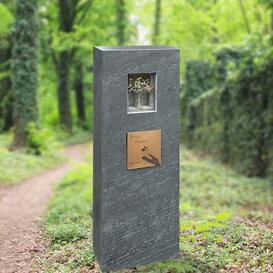 Urnengrab Grabdenkmal in Granit mit Lebensbaum aus Bronze...