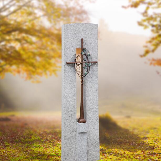 Doppelgrabstein aus hellem Granit mit Kreuz & Öffnung - Caprais