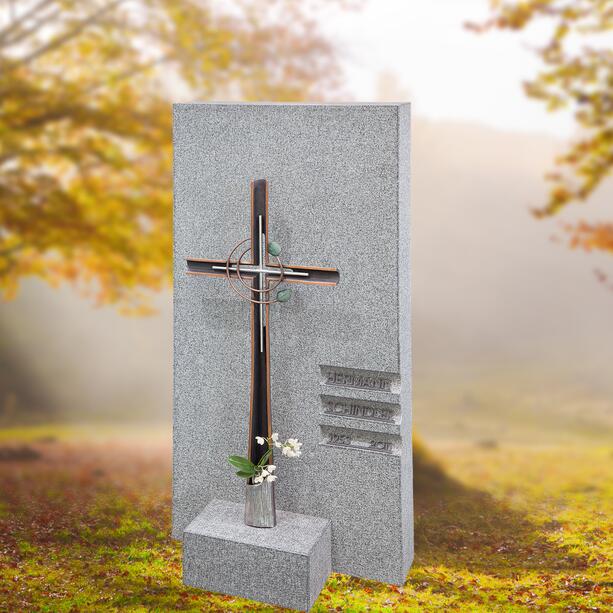 Heller Grabstein mit Bronze Kreuz Ornament - Doppelgrab - Sainte Cécile