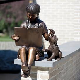 Mdchen mit Hund liest im Buch - Kinder Bronzeskulptur -...