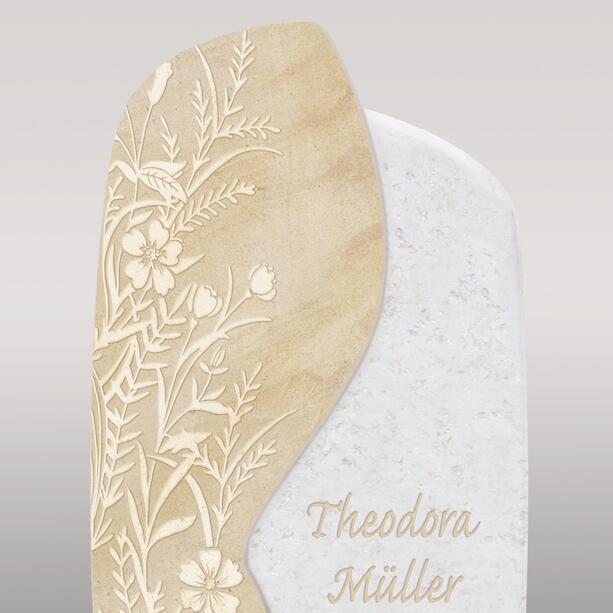 Romantischer Urnengrabstein mit einzigartigem Blumen Motiv aus Kalkstein - Cordelia Solis