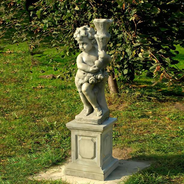 Steinguss Skulptur für den Friedhof - Junge hält Licht - Antea