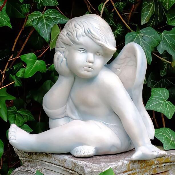 Sitzende Engelfigur aus wetterfestem Steinguss für den Friedhof - Rheos