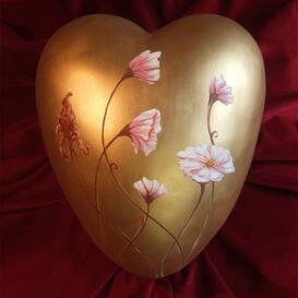 Goldene Herzurne mit Cosmea-Bl�ten Edle Erinnerungsurne -...