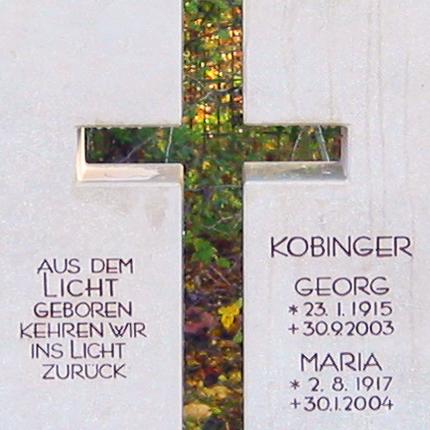 K-2 Grabplatte Grabstein 40x30x3cm mit Messing-Motiv Kreuz mit Rose 