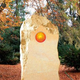 Rustikaler Grabstein mit Glaseinsatz Sonne - Polaris