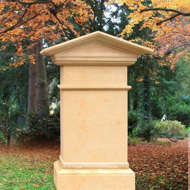 Naturstein Grabmal historisch - Tympanon