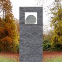 Granit Grabstein mit Findling - Cartus