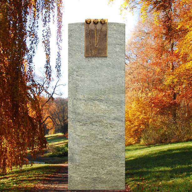 Schlichter Einzelgrab Grabstein aus grünem Granit mit Bronze - Neruda