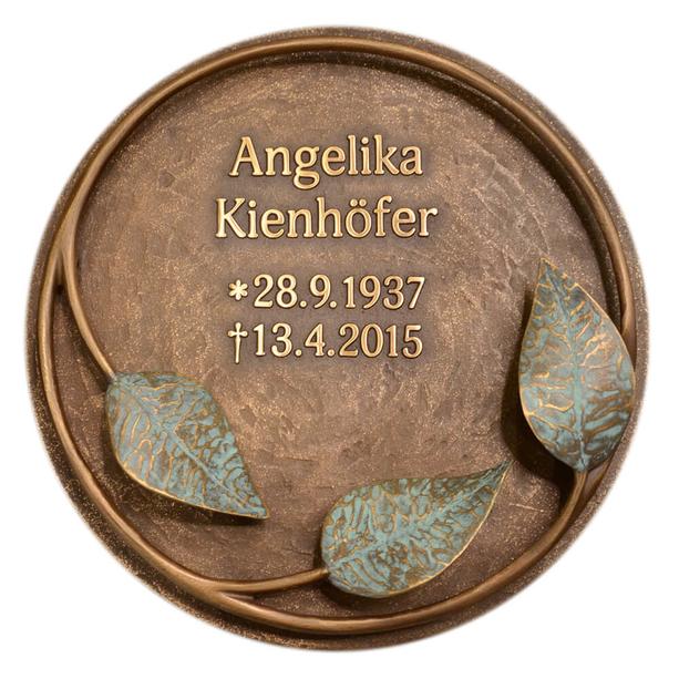 Heller Kalkstein Grabstein mit Bronze Ornament / Floral - Einzelgrab - Lapis Folium
