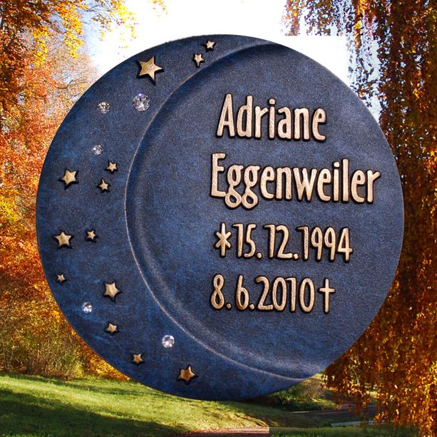 Urnengrabmal in Kalkstein weiß - Bronze Ornament: Mond & Sterne - Sidera Celestis