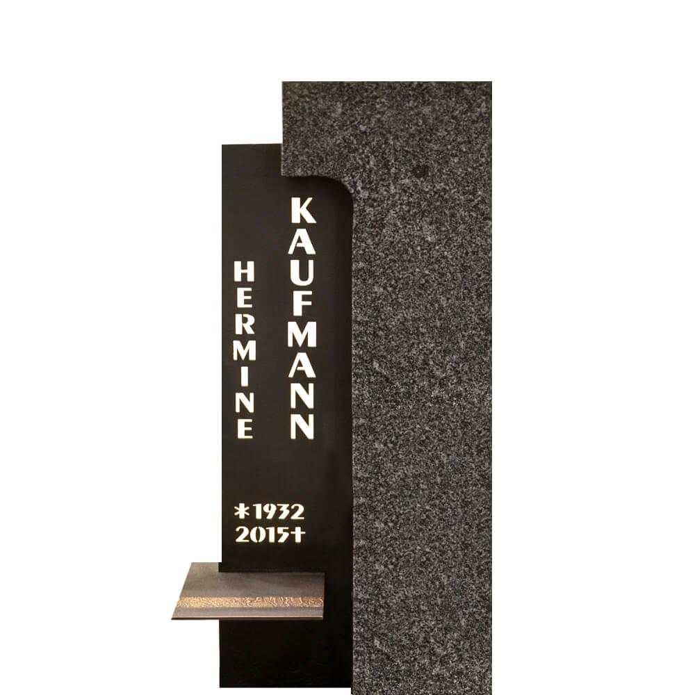Modernes Grabstein Design in Granit & Metall f�r ein Doppelgrab - Memento
