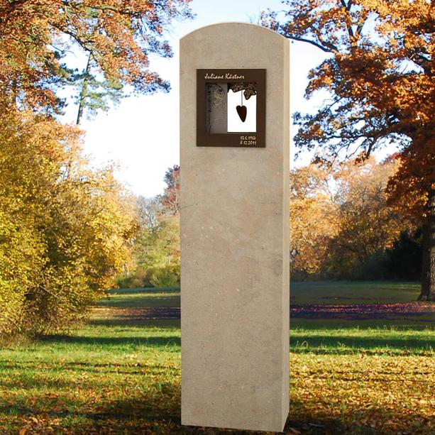 Doppelgrab Grabstein in Kalkstein & Bronze mit Deko-Fenster / Stelenform - Amoris