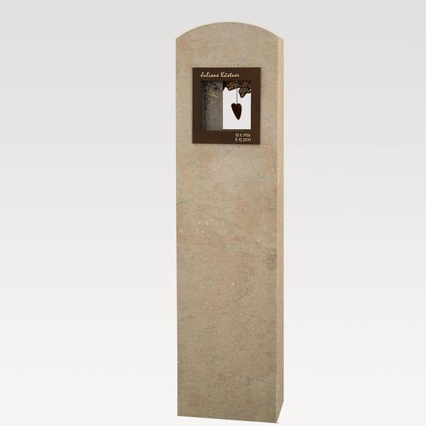 Doppelgrab Grabstein in Kalkstein & Bronze mit Deko-Fenster / Stelenform - Amoris