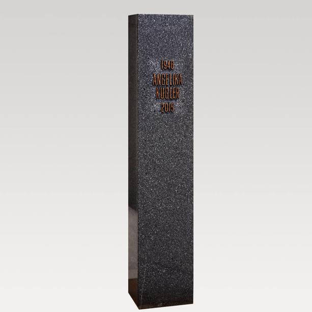 Einzelgrab Stele aus schwarzem Granit & Bronze Inschrift - Stylus