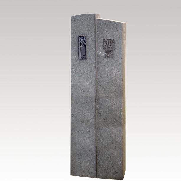Schlanker Granit Grabstein / grau für ein Doppelgrab mit Lebensbaum Ornament in Bronze - Anzio