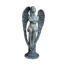 Sitzende Engelfigur mit Podest aus  Steinguss - Fiona