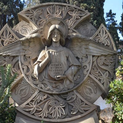 Friedhof Montjuic: Relief mit Engel © Serafinum.de