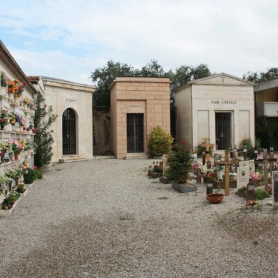 Friedhofskultur in Italien: Kolumbarium  Gruften und Sargplätze © Serafinum.de