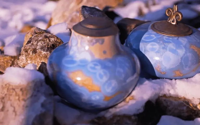 Video-Impression: Keramikurnen – Kunstvolle Bestattungsurnen vom Urnenhersteller