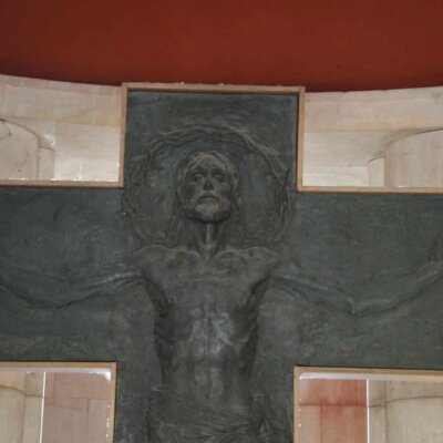 Jesus über dem Grab von Gabriele D’Annunzio © Serafinum.de