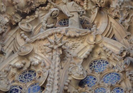 Die Geburt Jesu ziert den Osteingang der Sagrada Familia © Serafinum.de