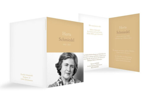 Selbstgestaltete Trauerkarte mit Bild auf dem Cover © kartenmacherei.de