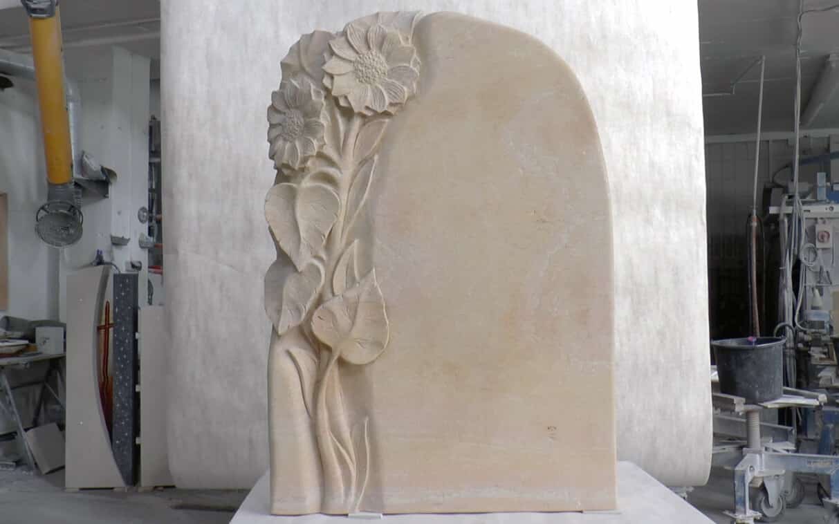 Video: Grabstein mit Blumenmotiv &bdquo;Florenzia&ldquo;