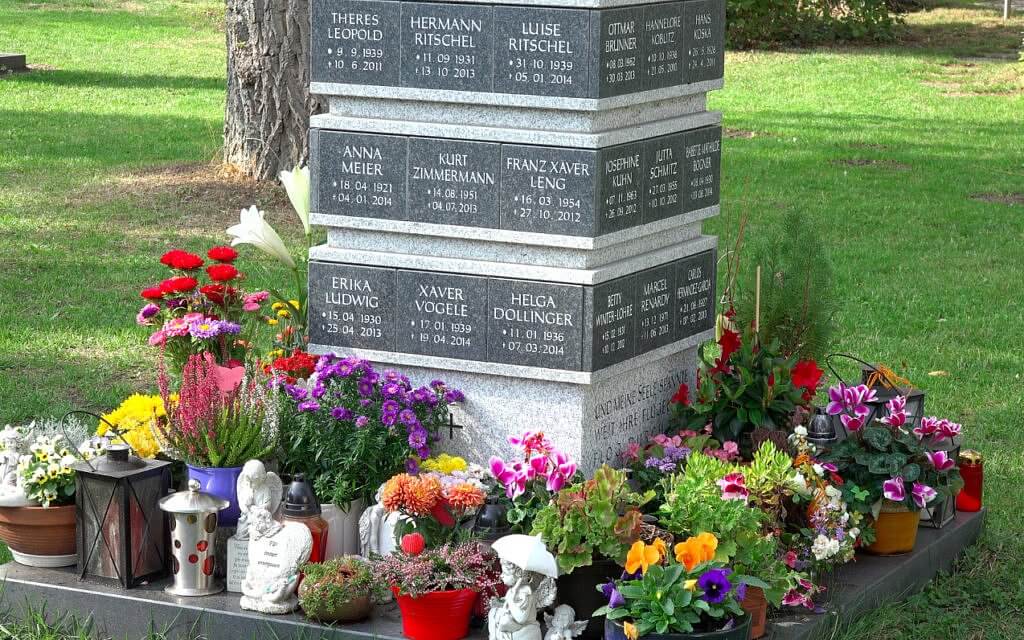 Video: Gro&szlig;e Urnenstele &bdquo;Morpheus&ldquo;