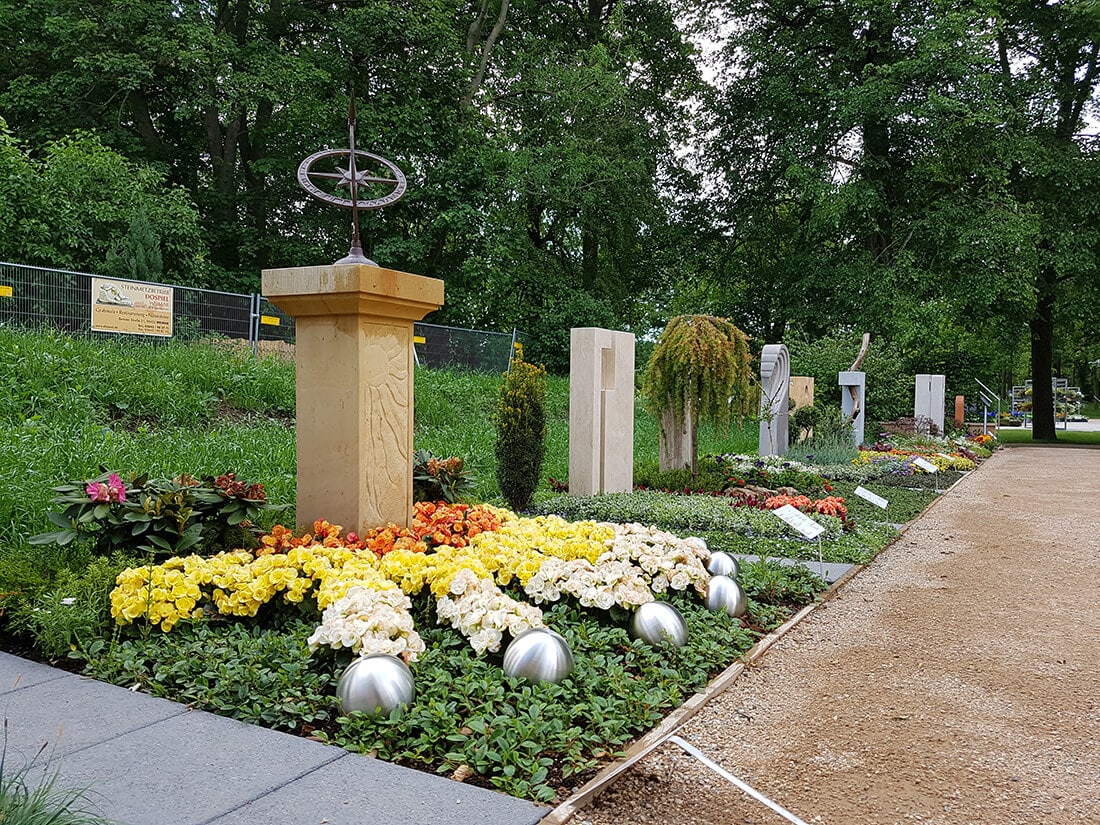 Top gepflegte Gräber wie diese hübschen jeden Friedhof auf. 