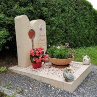 Einzelgrab Naturstein Kies