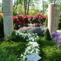 Grabbepflanzung eines Doppelgrabs