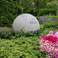 Grabgestaltung mit Bodendeckern