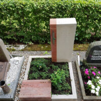 Grabeinfassungen in verschiedenen Designs