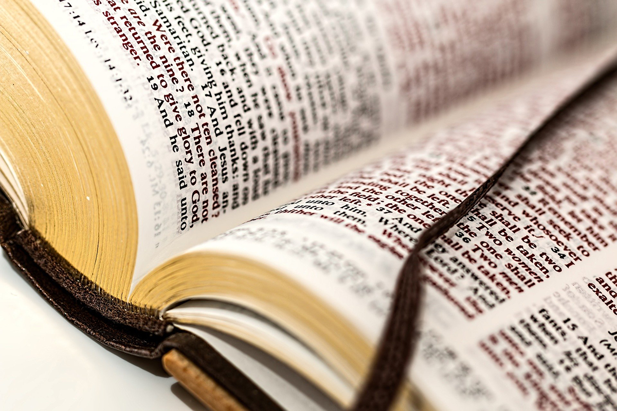 Bibel für Gebete, Trauersprüche und Trauerlieder für Kondolenzschreiben Bibel für Gebete, Trauersprüche und Trauerlieder für Kondolenzschreiben