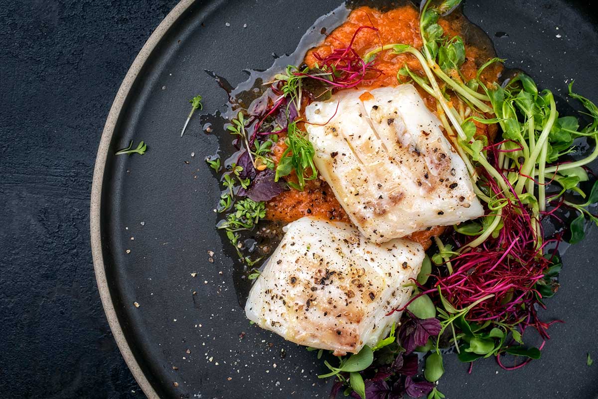 Ein Teller mit Fisch zum Karfreitag